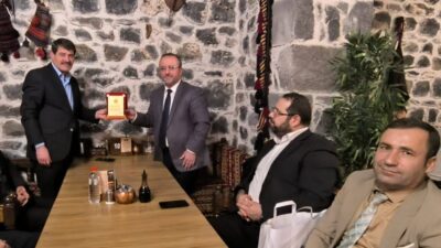 KARS-BHA İl Müftülüğünce düzenlenen törende emekli olan İl Müftülüğü Şoförü