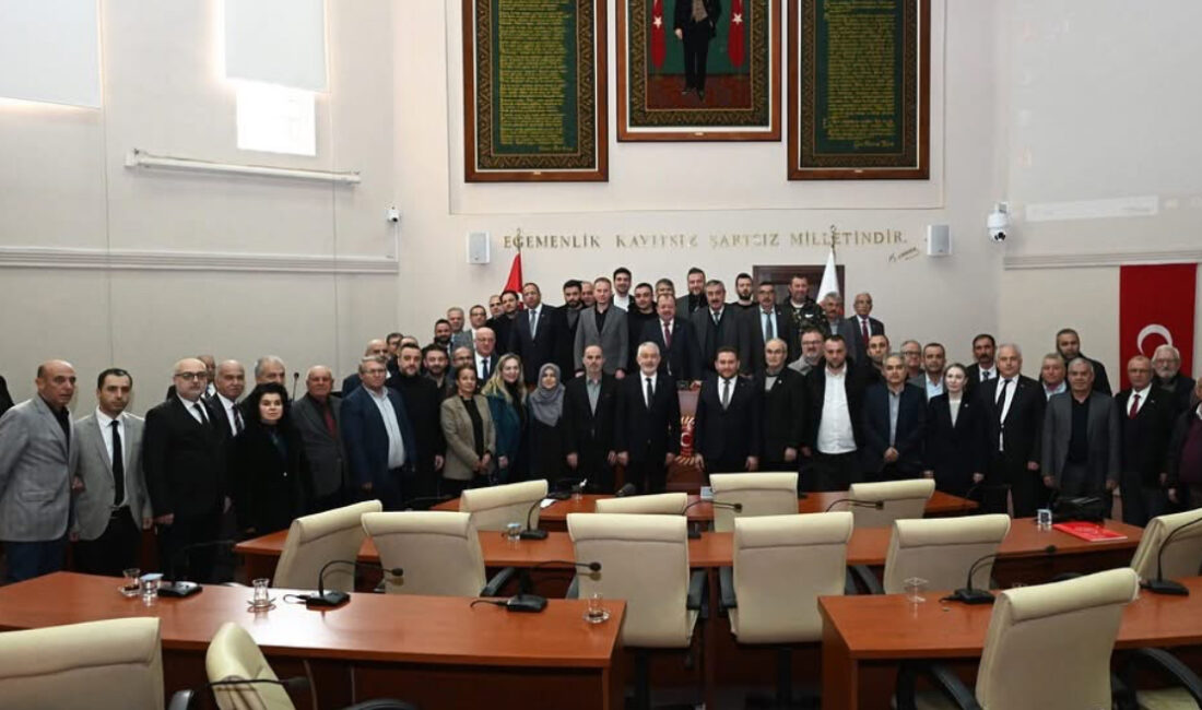 ISPARTA–BHA Isparta Belediye Başkanı Şükrü Başdeğirmen ve Belediye Meclis Üyeleri,