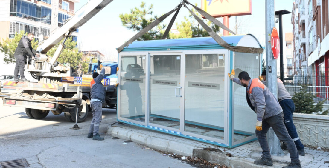 Isparta’ya 104 yeni kapalı otobüs durağı yerleştirildi – Birlik Haber Ajansı ISPARTA–BHA Isparta Belediyesi tarafından mahallelerde yoğun olarak kullanılan otobüs durakları