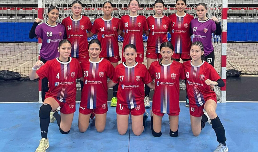 ANTALYA-BHA Kepez Belediyespor Kulübü Kadın Hentbol Takımı, ilk kez oynadıkları