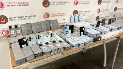 ANKARA-BHA Kapıkule Sınır Kapısı‘nda 1526 kaçak cep telefonu ele geçirildi.