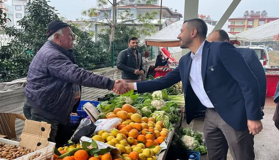 ANTALYA-BHA AK Parti Serik İlçe Başkanı Ahmet Söker ve yönetim