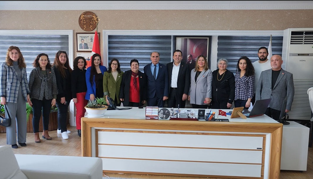 CHP Kemer ilçe yönetiminden Başkan Vekili Semih Top’a ziyaret – Birlik Haber Ajansı ANTALYA-BHA CHP Kemer İlçe Başkanı Sedat Karakaya, Kemer Belediye Başkan