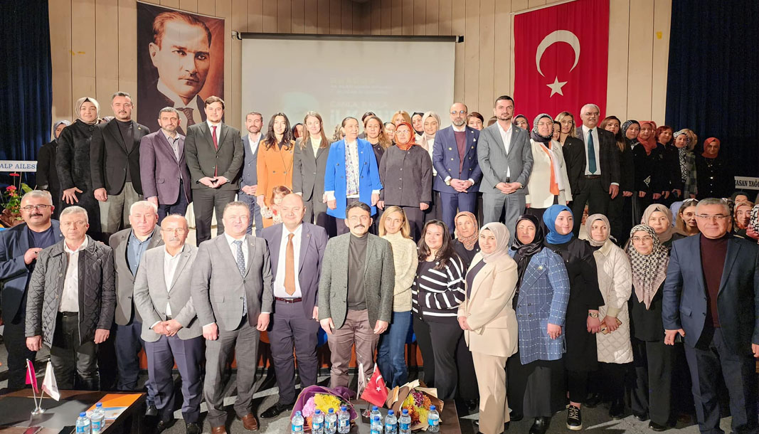 BURDUR-BHA Burdur’da, AK Parti Kadın Kolları’nın 7. Olağan Kongresi, büyük