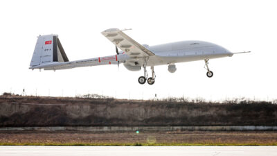 ANKARA-BHA Baykar’ın yerli ve milli imkanlarla geliştirdiği Bayraktar TB3 SİHA,