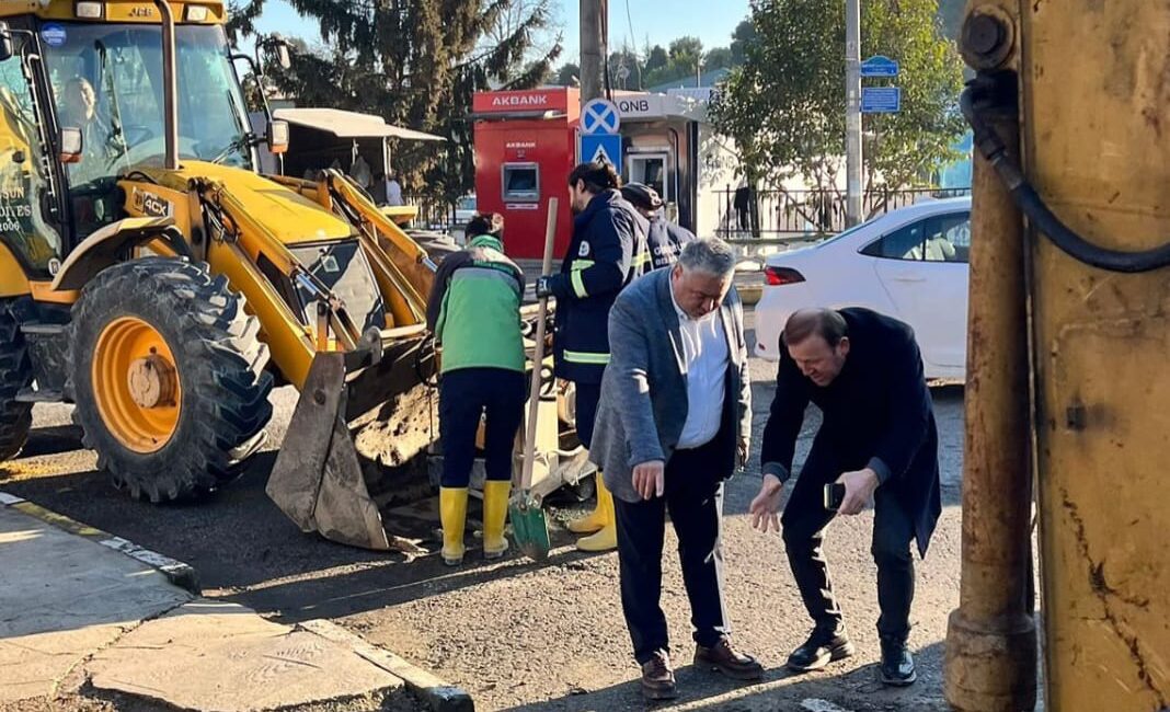 Giresun Belediyesi alt ve üst yapı çalışmaları hız kesmiyor – Birlik Haber Ajansı GİRESUN-BHA Giresun Belediyesi her gün farklı mahallelerde alt ve üstyapı