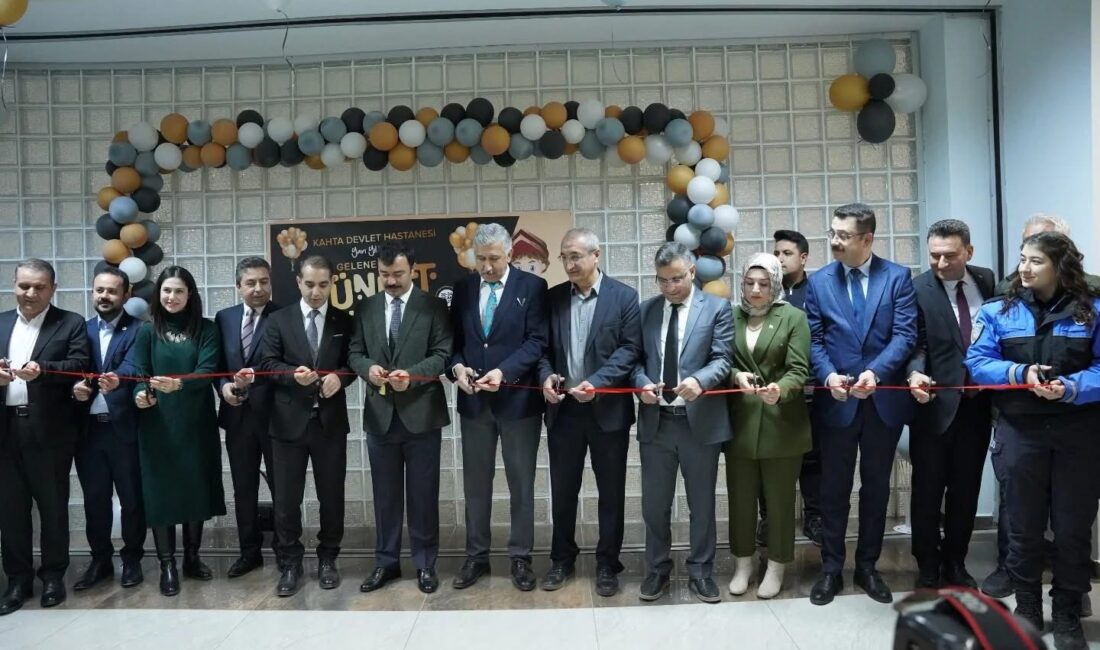 Kahta’da 2. Geleneksel Yarıyıl Tatili Sünnet Şöleni’nde 170 çocuk sünnet oldu – Birlik Haber Ajansı ADIYAMAN–BHA Adıyaman’ın Kahta ilçesinde, Kahta Devlet Hastanesi’nin sosyal sorumluluk projeleri