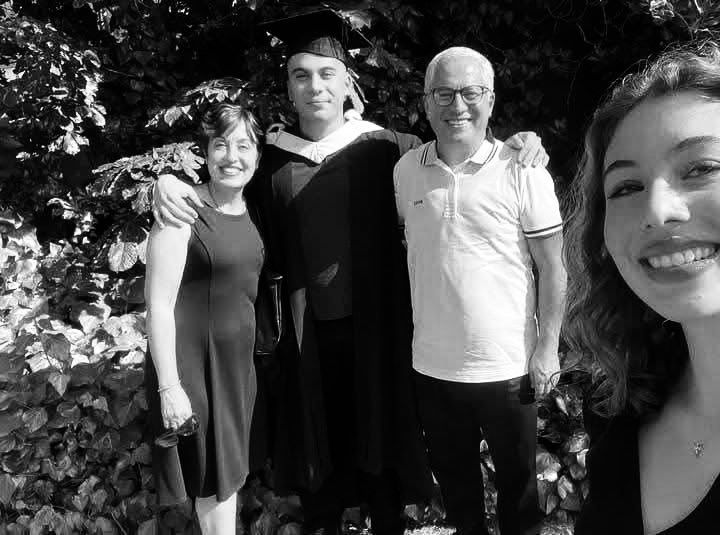 Gazeteci Nedim Türkmen ve ailesi son yolculuklarına uğurlandı – Birlik Haber Ajansı İSTANBUL-BHA Vergi Uzmanı ve Gazeteci Dr. Nedim Türkmen, eşi Ayşe