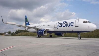 Amerikan hava yolu şirketi JetBlue’ya ait yolcu uçağının tekerlek yuvasında