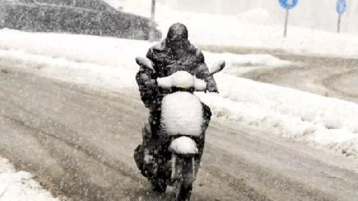 İstanbul Valisi Davut Gül, hava koşulları nedeniyle motosiklet ve motokuryeler