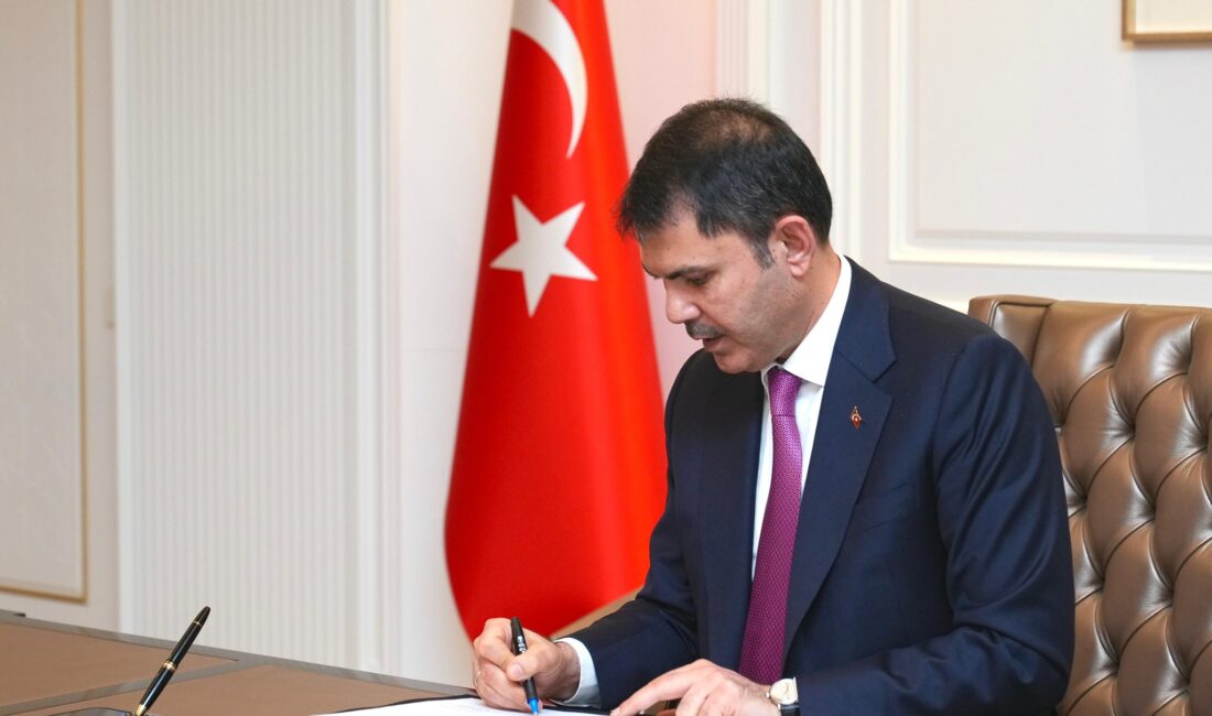 Murat Kurum duyurdu: 81 il için bitki örtüsü rehberi hazırlanıyor – Birlik Haber Ajansı ANKARA-BHA Çevre, Şehircilik ve İklim Değişikliği Bakanı Murat Kurum, Türkiye