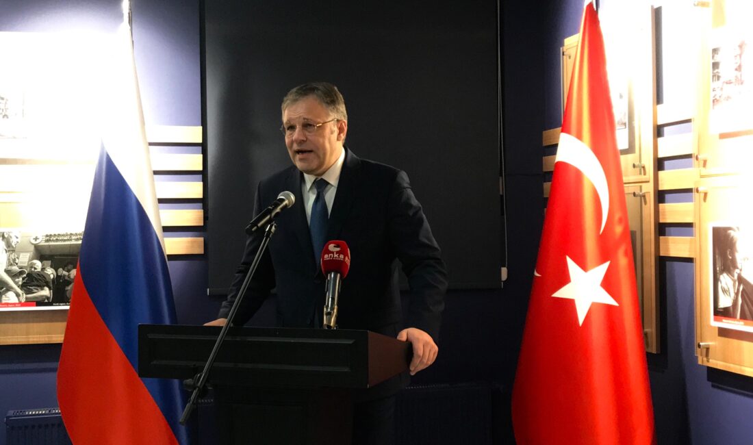 Rusya Dışişleri Bakanlığı yetkilisi Miroşnik: Müzakereler iki ülkenin anlaştığı her ülkede yapılabilir Rusya Federasyonu Dışişleri Bakanlığı Kiev Rejimi Suçları Özel Temsilcisi Rodion