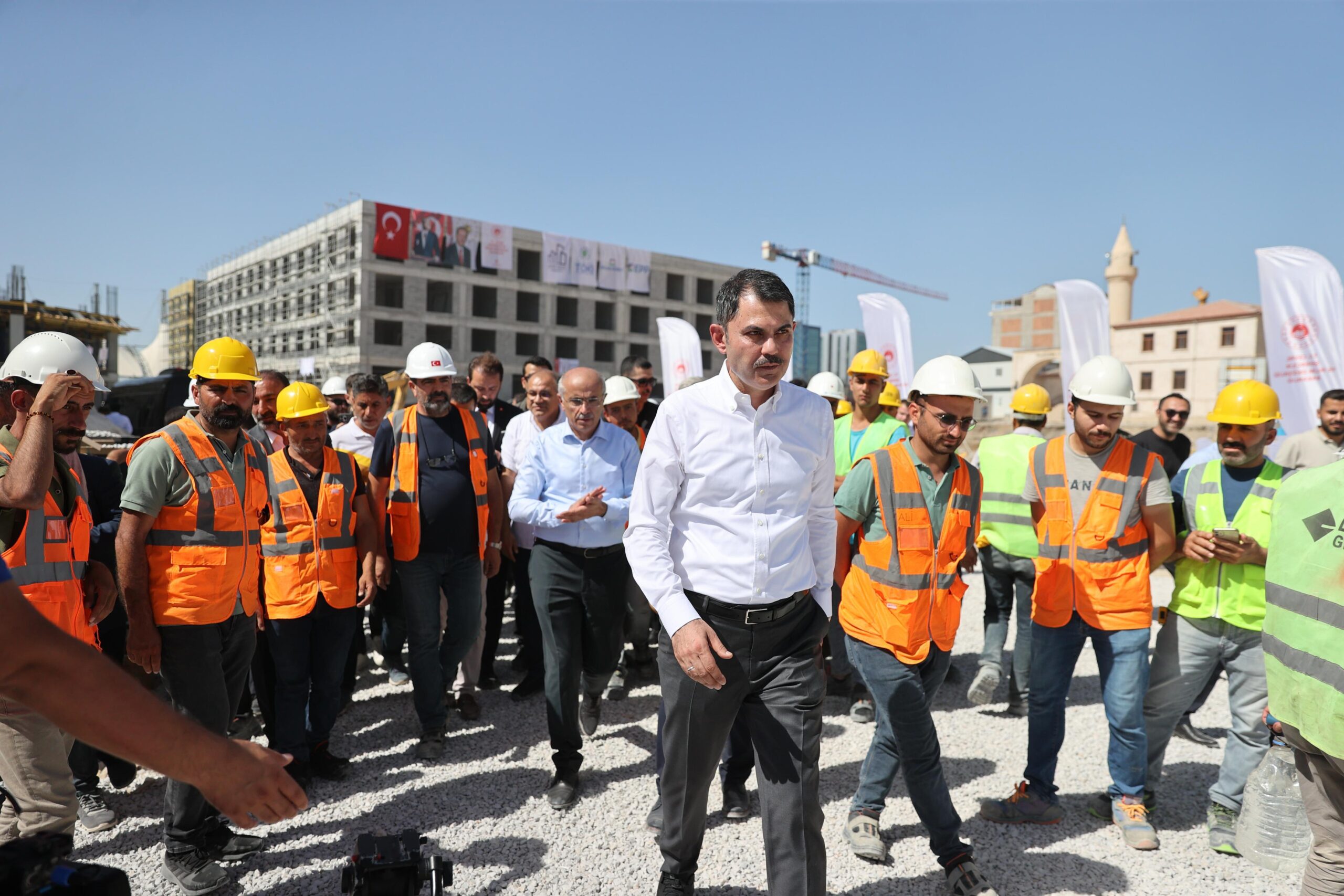 20 madde, 2 geçici madde ve 3 farklı kanunda değişiklik