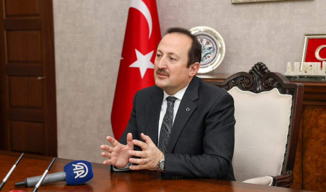 Mersin Valisi Ali Hamza Pehlivan’dan Veda Mesajı Mersin Valisi Ali Hamza Pehlivan, AFAD Başkanlığı’na atanması nedeniyle bir