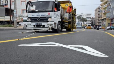 Mersin Büyükşehir Belediyesi ekipleri; kent genelindeki ulaşım altyapısını güçlendirmek ve