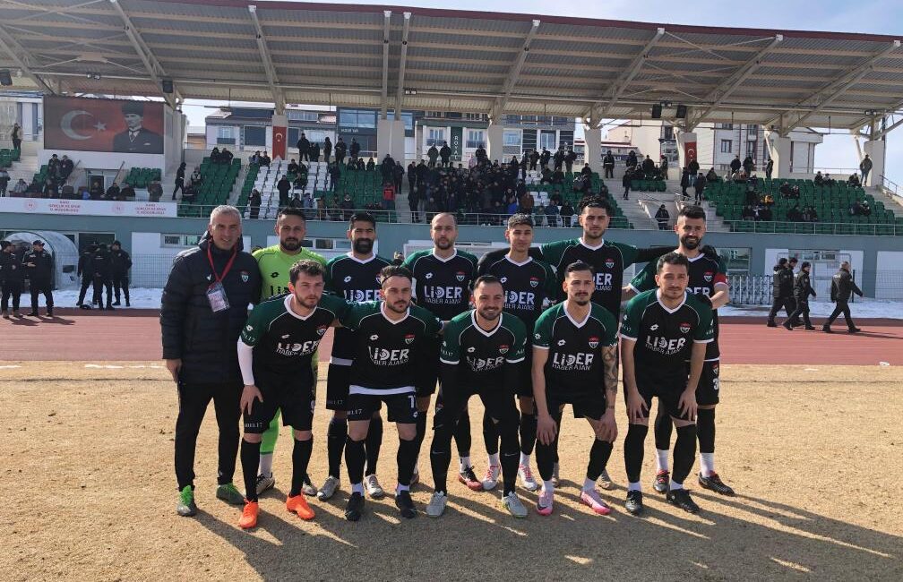 Kars 36 Spor kendi evinde mağlup oldu – Birlik Haber Ajansı KARS-BHA Kars’ta 2024-2025 Bölgesel Amatör Lig (BAL) 2. Grup 19. haftasında