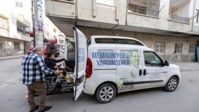 Mersin Büyükşehir Belediyesi, ‘Engelsiz Transfer Aracı’ hizmeti ile özel gereksinimli