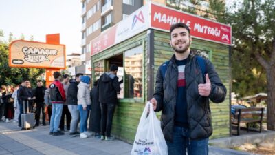  Büyükşehir Günümüz ekonomik koşullarında eğitim hayatını sürdürmekte zorlanan kesimlerin