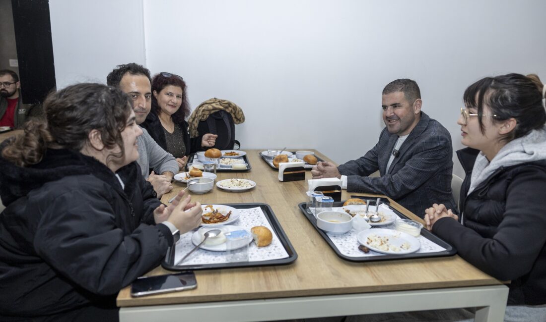 Ramazan ayının bereketini Kent Lokantası’.nda vatandaşlarla birlikte yaşandı.