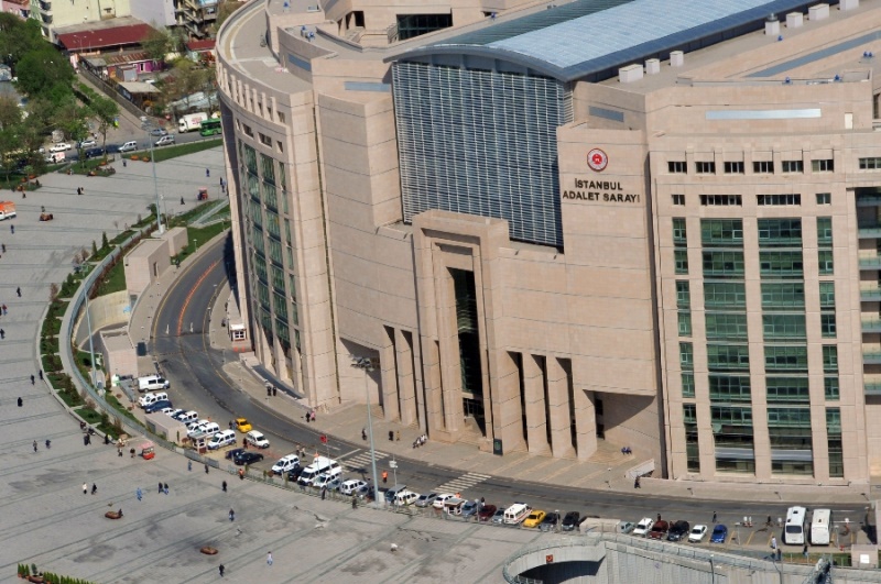 İBB’ye operasyon: 18 kişi tutuklandı, soruşturma sürüyor İstanbul Büyükşehir Belediyesine (İBB) yönelik yürütülen "yolsuzluk" soruşturması kapsamında 18