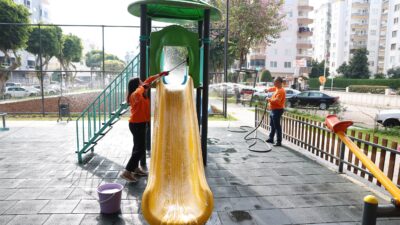 MEZİTLİ BELEDİYESİ’NİN KAPSAMLI BAYRAM TEMİZLİĞİ BAŞLADI Mezitli Belediyesi Temizlik İşleri