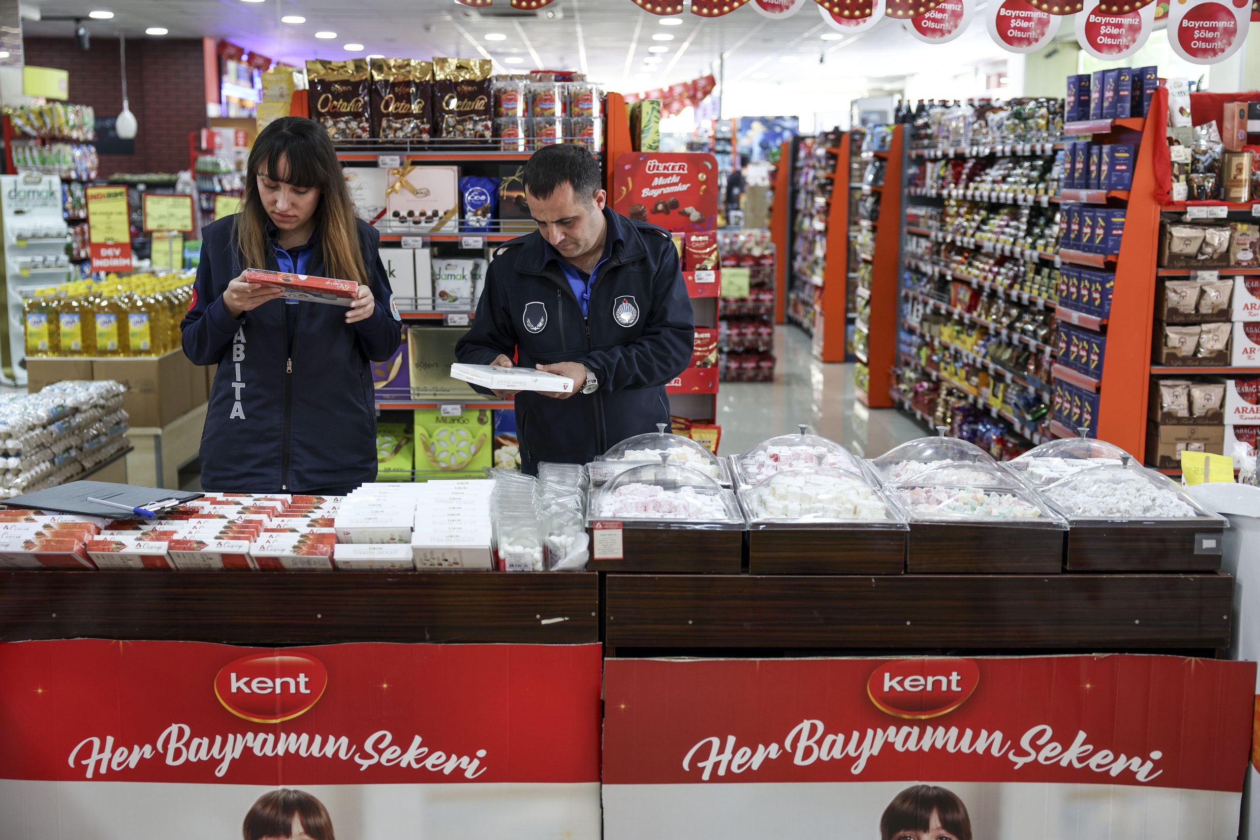 Mezitli Belediyesi Zabıta Müdürlüğü’ne bağlı ekipler, Ramazan Bayramı öncesinde özellikle,