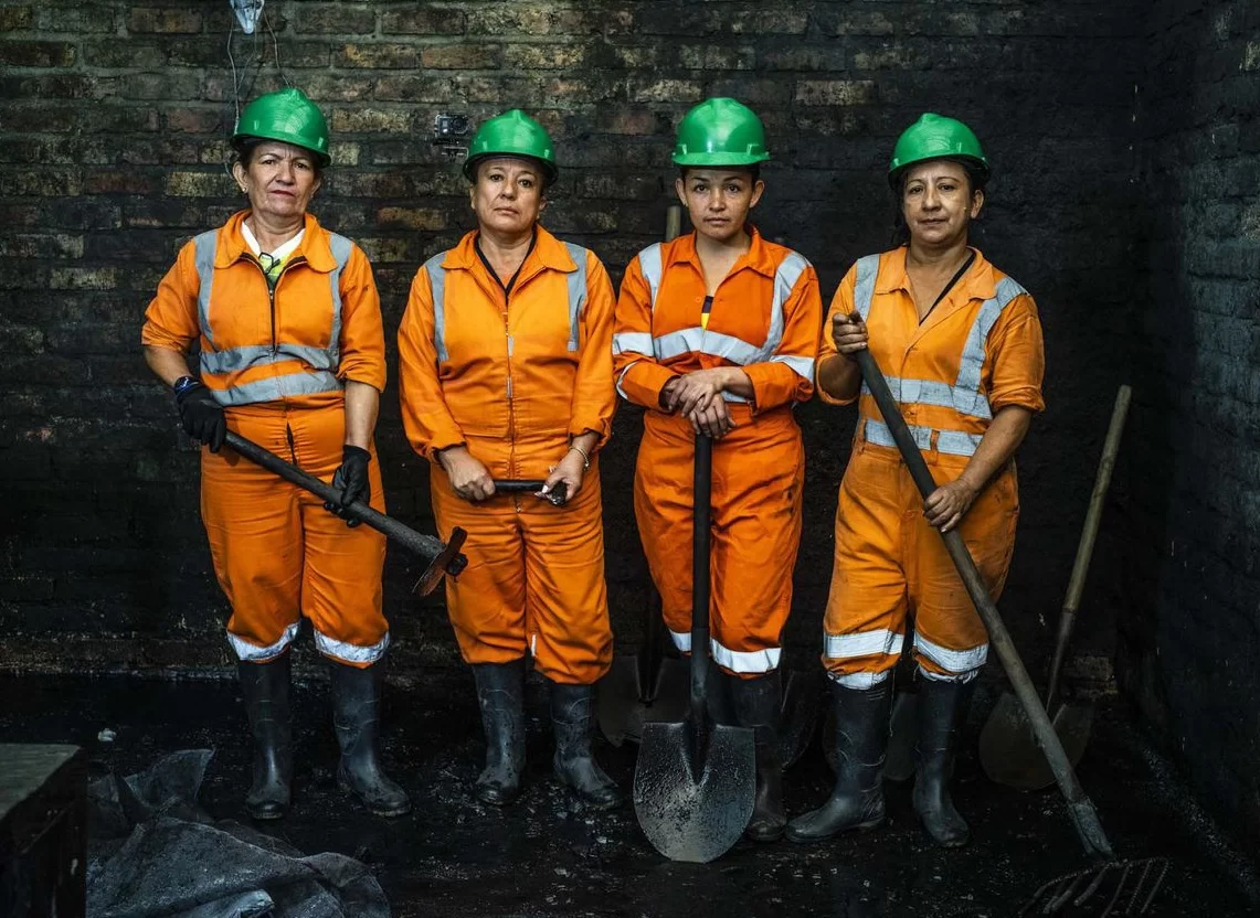 Madencilikte kadın gücü. Madencilik sektöründe kadınların sahadaki varlığı giderek güçleniyor.