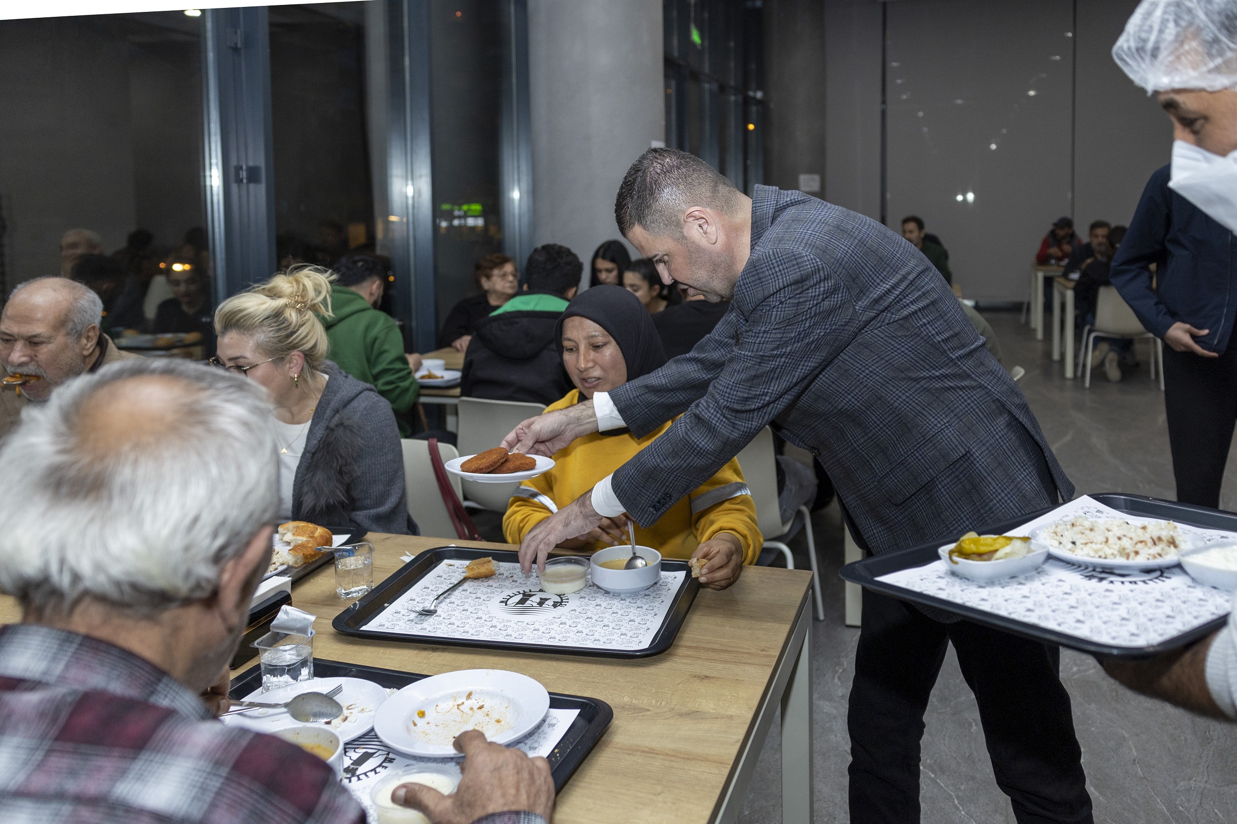 Mezitli Belediyesi, Ramazan ayı boyunca dayanışmanın, paylaşmanın ve birlikte olmanın