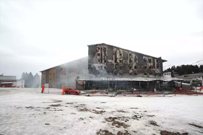 Uludağ’daki otel yangınında gözaltı sayısı 5’e çıktı Uludağ’daki 1. Oteller Bölgesi’nde bulunan bir otelde dün sabah saatlerinde