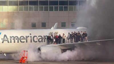 ABD’nin Teksas eyaletine seyahat etmek için Kolorado eyaletinden kalkan American Airlines’a