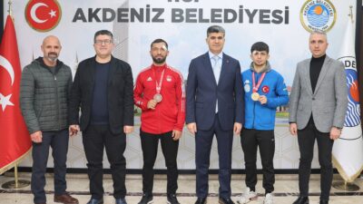 Konya’da düzenlenen Büyük Erkekler Türkiye Ferdi Boks Şampiyonası’nda büyük başarılar