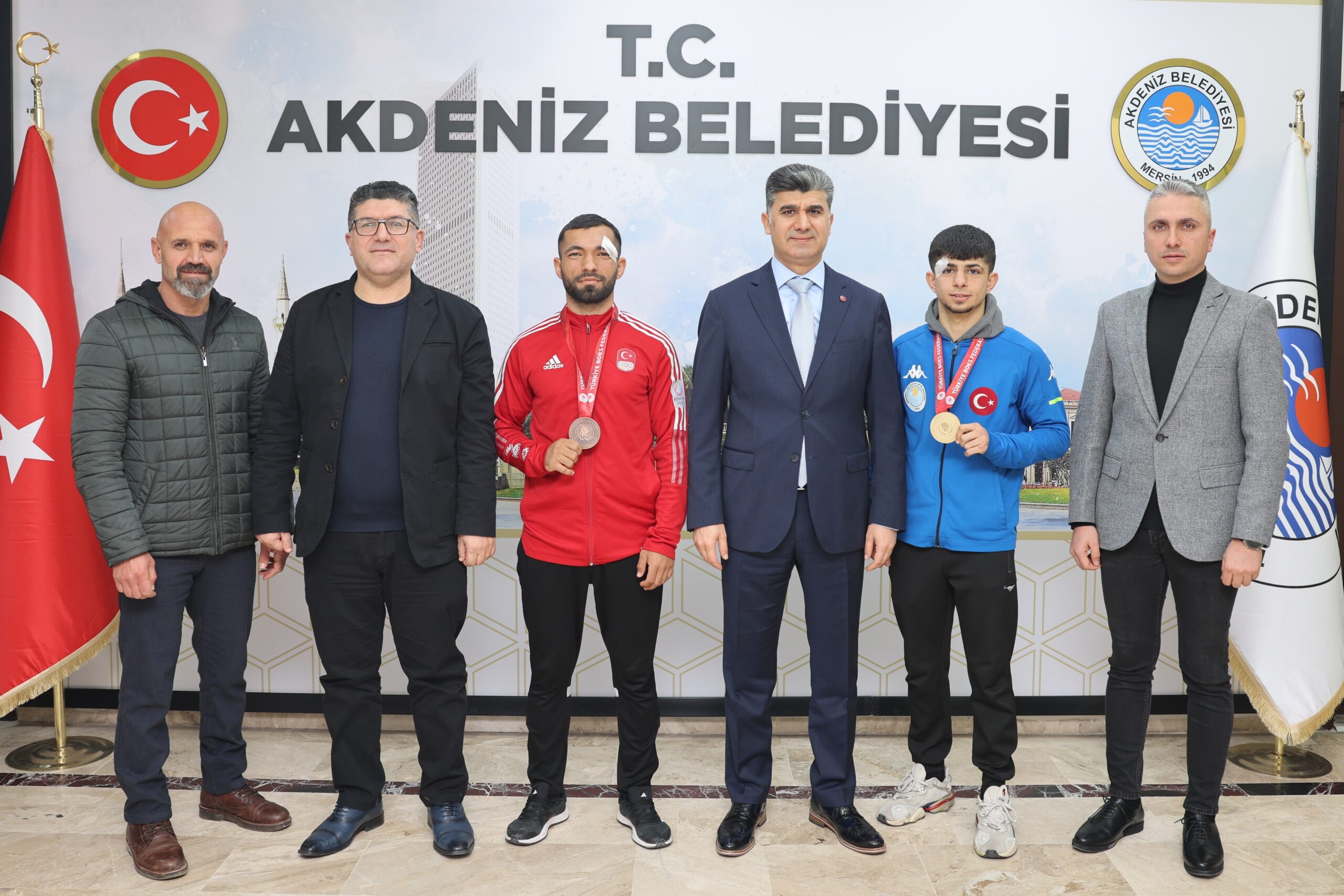 Konya’da düzenlenen Büyük Erkekler Türkiye Ferdi Boks Şampiyonası’nda büyük başarılar