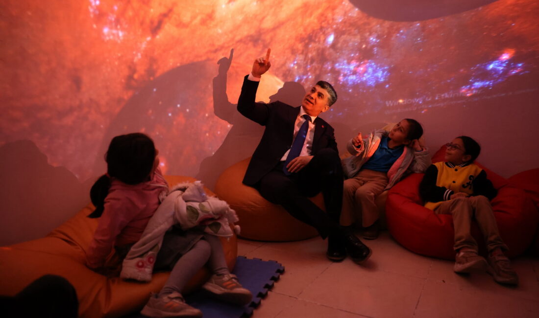 YAPARAK, YAŞAYARAK ÖĞRENME MERKEZİ YENİDEN FAALİYETTE Akdeniz Kaymakamı ve Akdeniz Belediye Başkan V. Zeyit Şener, Akdeniz