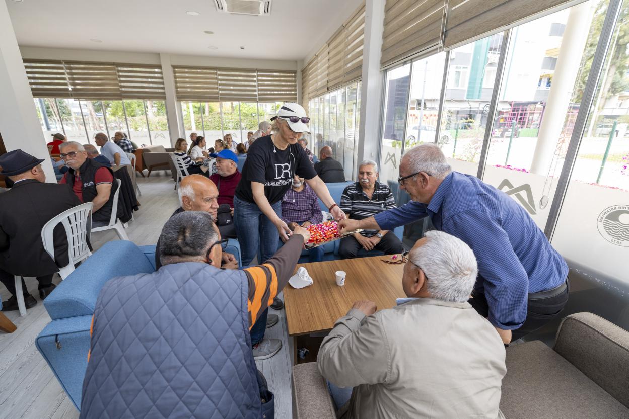 Emekli yurttaşların sosyal hayata katılımını artırmak amacıyla kültürel ve sanatsal