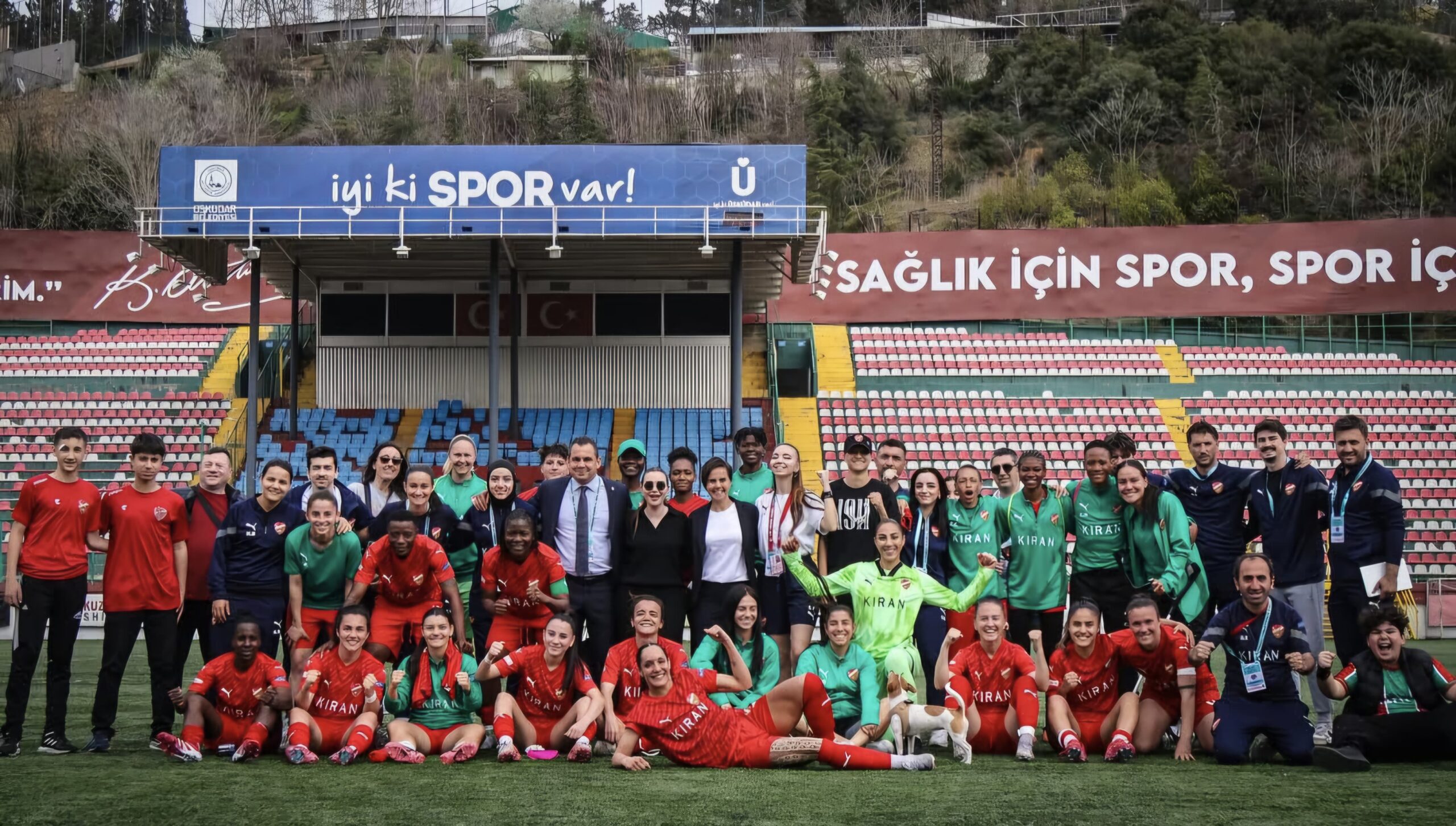 Kadın futbol liglerinde hafta sonu birbirinden zorlu mücadeleler oynandı.
