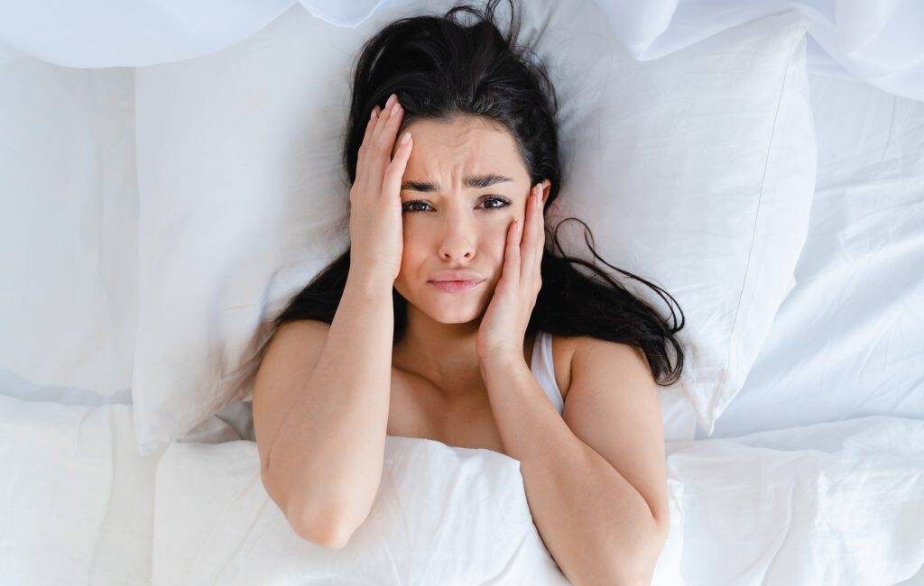 Kronik uykusuzluk öğrenmeyi güçleştirip, hafıza problemlerine yol açabiliyor!