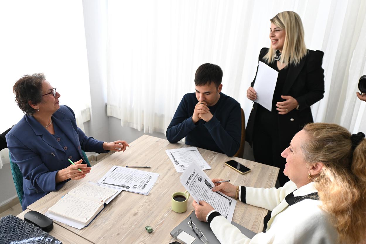 Mersin Büyükşehir Belediyesi, gençlerin yabancı dil becerilerini geliştirmesi amacıyla Mersin