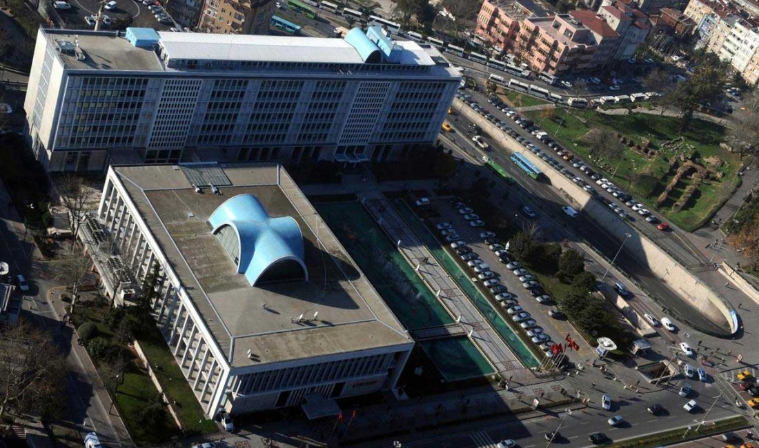 CHP’li belediyelere yolsuzluk soruşturması sürüyor: 38 kişi adliyede İstanbul Cumhuriyet Başsavcılığı tarafından yürütülen ve Cumhuriyet Halk Partili (CHP)