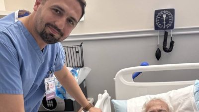 Türk Doktor New York’ta başarıyla gündem oldu. Türkiye’den her gençen