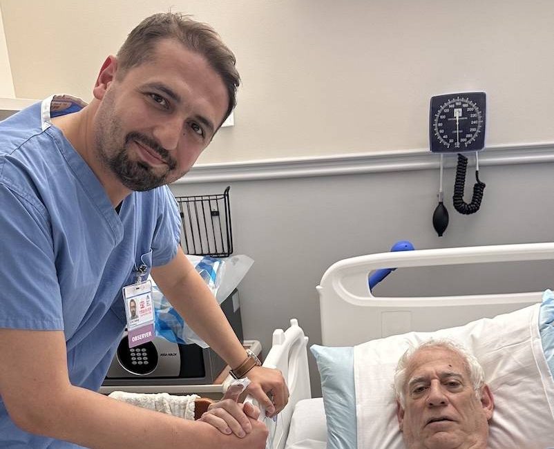 Türk Doktor New York’ta Hayat Kurtardı Türk Doktor New York’ta başarıyla gündem oldu. Türkiye’den her gençen