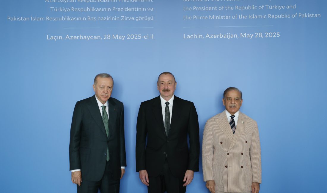 Cumhurbaşkanı Erdoğan, Aliyev ve Şahbaz Şerif ile Laçın’da bir araya geldi Cumhurbaşkanı Recep Tayyip Erdoğan, Azerbaycan’ın 28 Mayıs Bağımsızlık Günü dolayısıyla
