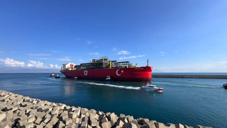 Türkiye'nin enerji alanındaki stratejik hamlelerinden biri olan yüzer doğal gaz