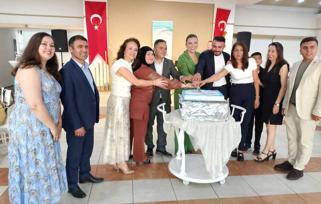 Sağlık Sen 2 Nolu Şubeden Hemşireler ve Ebeler Haftası Moral Günü Kutlaması Sağlık Sen 2 Nolu Şube tarafından Anneler Günü, Hemşireler ve