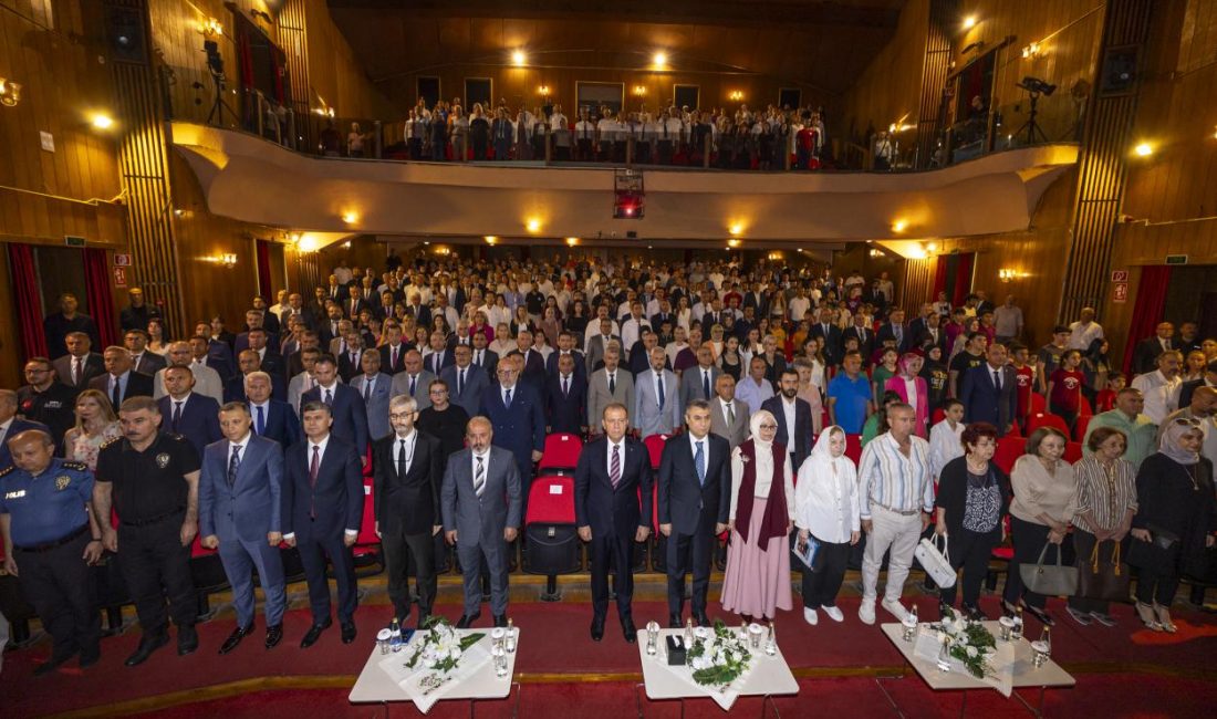 Mersin Büyükşehir Belediye Başkanı Vahap Seçer, Mersin Valiliği tarafından düzenlenen