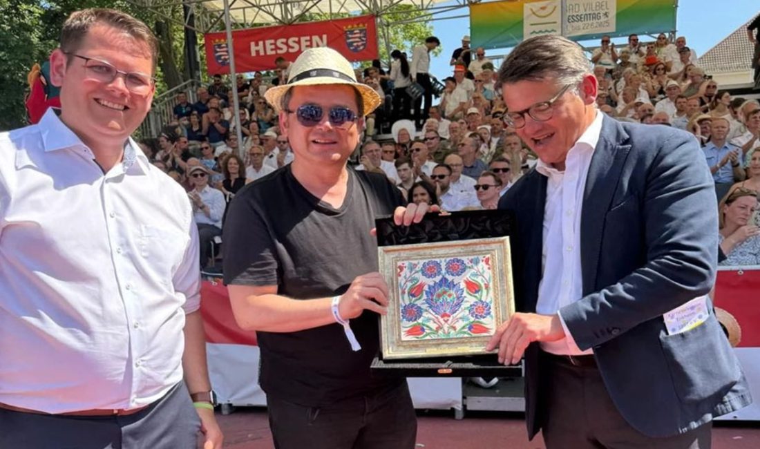 Almanya Hessen’de Türk kültürüne büyük ilgi Almanya’nın Hessen Eyaleti tarafından düzenlenen ‘Hessentag 2025 Festivali’nde Osmangazi rüzgarları
