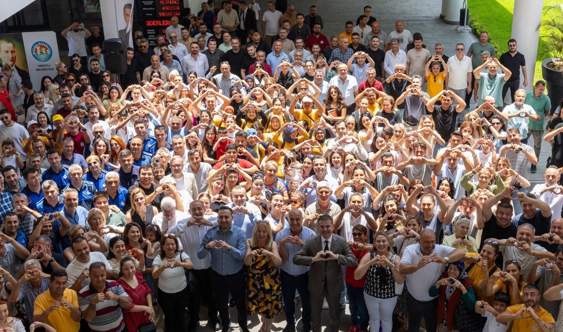 BAŞKAN TUNCER, BELEDİYE PERSONELİ İLE BAYRAMLAŞTI BAŞKAN TUNCER, BELEDİYE PERSONELİ İLE BAYRAMLAŞTI BAŞKAN TUNCER; “BİZ BİR