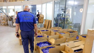 Mersin Yenişehir Belediyesi Zabıta Müdürlüğü ekipleri, gelen ihbar üzerine Çavak