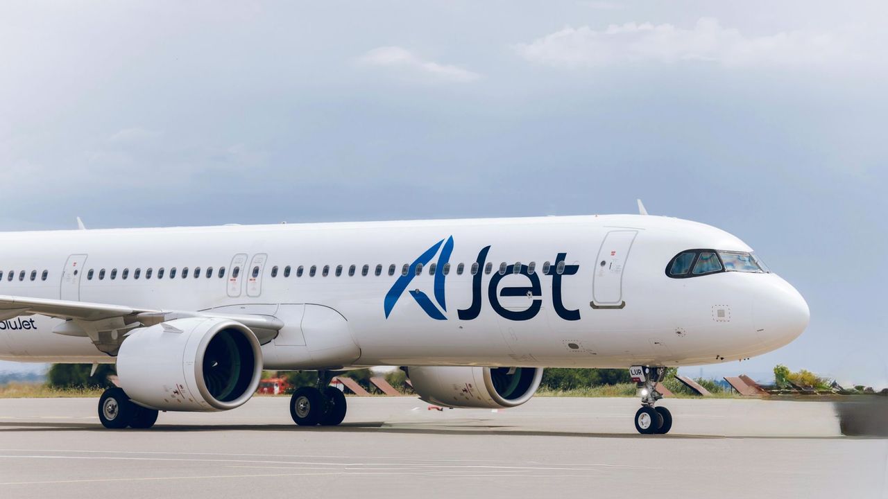 Türkiye’nin en genç hava yolu şirketi AJet, ailelerin çocuklarıyla avantajlı