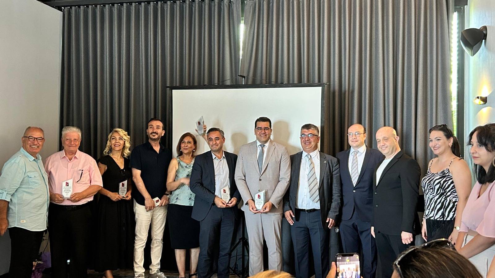 ​İzmir Yaşam Boyu Destek Akademisi gerçekleştirdiği BANA DOKUNMA Projesi ile