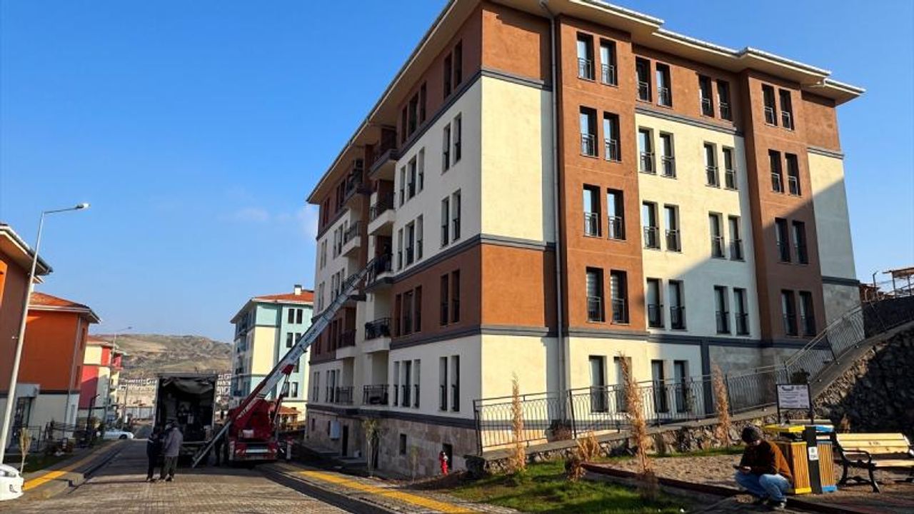 Kahramanmaraş merkezli depremlerin ardından başlatılan yeniden inşa süreci hız kesmeden